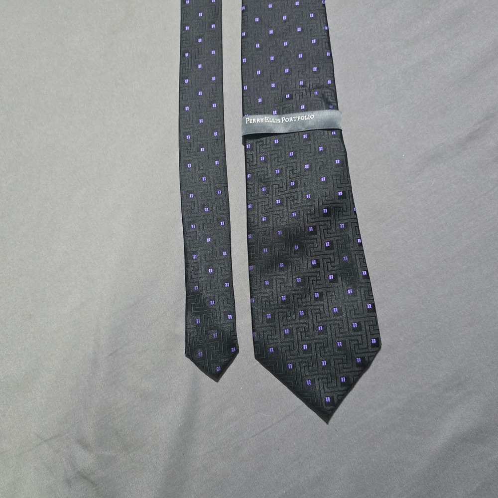 Perry Ellis Portfolio Necktie Mens OS Black Purple Geometric Textured Silk Blend